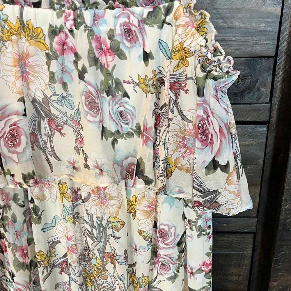 Floral Maxi Dress - Picture 2 of 7